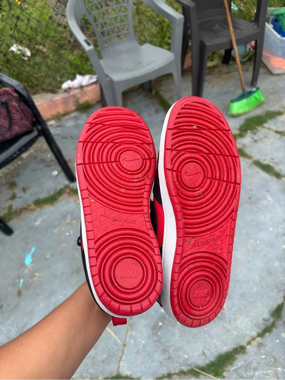 Nike Kids Low-Top Sneakers - Black & Red